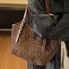 Bolsa Casual Retro de Grande Capacidade 2025 Nova Outono e Inverno Feminina para o Trabalho Ombro Tote
