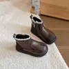 Botas de Invierno para Niños Forradas de Felpa Calientes Botas Cortas para Niñas 2025 Botas de Piel Empalmadas Retro Botas Gruesas para Niños Pequeños y Medianos