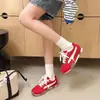 Zapatos Deportivos Casuales Nuevos de Malla Transpirable 2026 Aumentadores de Altura Suela Gruesa Versátiles Zapatos de Entrenamiento Alemanes Zapatos para Mujer Verano Retro