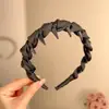 Diadema Elegante Estilo Hepburn con Acabado de Lujo, Pinza para Lavado de Cara Antideslizante Dentada, Diadema de Corona Alta con Bordes Fruncidos