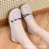 Zapatos de Tela Estilo Nuevo 2025 Old Beijing para Mujeres de Mediana Edad y Mayores, Cómodos y No Cansan, Zapatos Bordados, Zapatos de Mamá para Primavera y Otoño, Zapatos Casuales