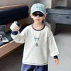Camiseta de manga larga para niño, nuevo estilo otoño 2026, prenda base de otoño para niños, top para bebé con costuras visibles, ropa de otoño para niños
