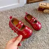 Zapatos de piel para niña con punta redonda, nuevo estilo primavera y otoño, versión coreana, estilo retro, zapatos de princesa, zapatos individuales para bebé de suela blanda, zapatos de baile de moda