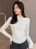 Camiseta interior térmica para mujer de cuello semi-alto para otoño e invierno, con un elegante diseño tie-dye, corte ajustado irregular y top tipo camiseta de manga larga plisada