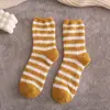 Meias de Lã Coral para Mulheres, Meias de Cano Médio, Anti-Pilling, Engrossadas para o Inverno, Listradas, Meias Quentes para Chão de Casa, Atacado