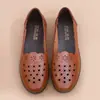 Sapatilhas da Mamãe para Primavera, Sapatos Vazados de Couro Respiráveis e Modernos, Solas Macias, Solas de Sapatilha Antiderrapantes, Tamancos para Idosos, Sapatos para Mulheres de Meia-Idade e Idosas