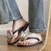 Chanclas Planas Versátiles Lindas de Celebridad de Internet para Mujer, Calzado de Verano para Exteriores, Nuevo Modelo 2026, Sandalias Lindas Ligeras de Suela Suave