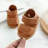Sandalias de verano casuales Hansheng para bebé, zapatos para niño pequeño de 0 a 1 año, suela de goma, zapatos antideslizantes para bebé