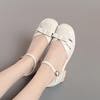 Sandálias Fechadas para Mulheres 2025 Novo Estilo Sapatos Femininos Fechados Atrás Confortáveis de Tira Única para Uso Externo de Verão Sandálias Romanas Fechadas
