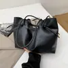 Bolso Tote Casual Retro de Gran Capacidad para Mujer 2026 Nuevo Estilo Bolso de Mano Primavera Versátil Bolso de Hombro de Moda