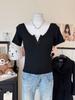 Camiseta Sexy Feminina Manga Curta Azul Marinho Três Botões Estilo Bm Cintura Alta Usada por Dentro e por Fora com Top de Ombro Direito