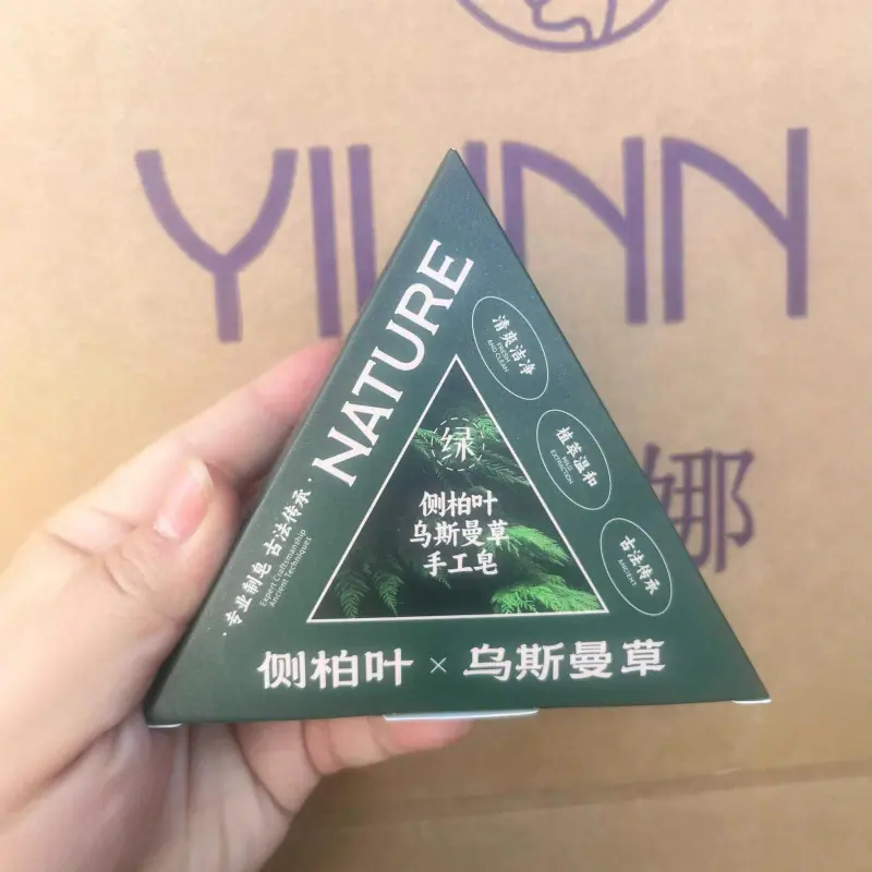 抖快爆款新疆侧柏叶乌斯曼手工洗发皂何首乌草本植萃洁三角洗头皂