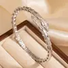 Pulsera de Resorte Hueso de Serpiente de Gama Alta con Diamantes en Ambos Extremos para Mujer, Pulsera Abierta de Oro de 18 Quilates con un Tacto Lujoso