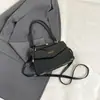 Bolsa de mão de cor sólida da moda transfronteiriça bolsa quadrada pequena elegante de alta qualidade nova chegada da estação atual bolsa versátil de nicho para o dia a dia bolsa feminina