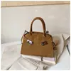 Bolsa Boston Manual de Nicho Retrô Transfronteiriça Feminina Nova Moda 2026 Versátil Casual para o Dia a Dia Ombro Único Transversal