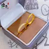 Anel Dourado Brilhante Estilo Antigo Cravejado de Diamantes para Mulheres, Luxo Leve, Design de Nicho de Alta Qualidade, Anel Empilhável para Dedo Indicador