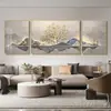 Pintura Decorativa Triptíco para Sala de Estar Moderna Luxo Leve Pintura para Pendurar na Parede de Fundo de Sofá Grande Sensação de Alto Padrão Mural de Veado da Sorte com Fundo de Montanha