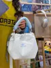 Bolsa Tote y Cruzada de Doble Uso Estilo Montaña para Exteriores con Cierre de Cordón para Niñas, Perfecta para Compras y un Look Vibrante