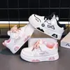 Zapatos casuales de piel para niños mayores, zapatillas deportivas con suela ligera para niños estudiantes, nuevos zapatos deportivos de moda 2026 para primavera y otoño para niñas