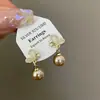 Pendientes de Perla Mariposa de Lujo Ligero para Mujer, Diseño de Nicho, Pendientes de Gama Alta, Modernos y Versátiles para el Uso Diario, Pendientes al por Mayor