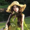 Pendientes de Flor Grande Tejidos de Paja Estilo Resort Costero para Mujer, Pendientes Pequeños Bohemios Exagerados que Muestran la Cara sin Pinzas para Orejas Perforadas