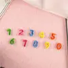 Parche de Bordado de Dibujos Animados Digitales 0-9 DIY Nombre Número de Teléfono Insignia Accesorios para Zapatos y Sombreros Pegatina de Tela Adhesiva
