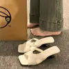 Zapatillas de tacón alto de moda estilo coreano 2026 para mujer, nuevo modelo de verano, sandalias versátiles de punta cuadrada y destalonadas de celebridad de internet