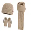 Conjunto de Tres Piezas de Invierno para Exteriores: Gorro de Lana Tejido Cálido, Gorro de Punto con Forro de Forro Polar Europeo y Americano, Protección contra el Frío para las Orejas, Guantes, Bufanda