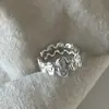 Anillo simple retro de industria pesada para mujer, diseño de nicho sin color, lujo ligero de alta calidad, apertura combinable, nuevos productos, joyería al por mayor
