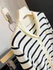 Suéter de punto bordado estilo coreano, rayas blancas y negras, cuello pequeño, para mujer, nueva colección de otoño, top versátil y elegante de manga larga de alta gama