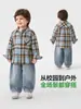 Camisa de Manga Longa Xadrez Estilo Europeu para Meninos Outono 2026 Nova Roupa Infantil Primavera e Outono Top Tendência para Crianças Pequenas