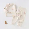 Conjunto de ropa de otoño para bebé, algodón puro, parte superior e inferior separadas, calidad Clase A, cintura alta, con tirantes en los hombros y con diseño de entrepierna abierta para abrigar