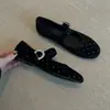 Primeiro Encontro com os Novos Sapatos Hanfu Estilo Primavera Retro Francês com Fivela de Strass, Sapatos Rasos Planos para Mulheres