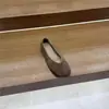 Sapatos Baixos Versáteis Estilo Francês de Nicho para Mulheres, Sapatos de Fada de Couro Macio para Primavera e Verão, Sapatos de Vovó de Nicho