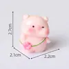 Linda figura de cerdito de flor de cerezo rosa accesorio de decoración para casa de muñecas DIY adorno de escritorio y coche