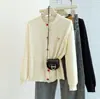 Suéter cárdigan de punto con hilo de mecha de panel grande para otoño e invierno para usar en capas o solo con botones de corazón bordados para mujer