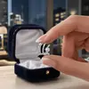 Brincos de Clipe para Orelha Cruzados Japão Coreia Luxo Leve Quadrados de Zircônia Camada Dupla em Formato de C Moda Micro-pavimentados Completamente Envolvidos em Diamante