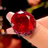 2025 Nuevo Modelo Joyería Huabi Base de Cobre Chapado en Oro Rosa Seco Simulado Lujo Ligero Lujo Incrustado Anillo Vintage Piedra 18*20