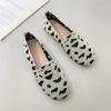 Zapatos de tela tejida de talla grande para mujer 2022 primavera y otoño estilo nuevo tejido volador punta cuadrada plana zapatos de tela suela suave tejida zapatos de abuela para mujer embarazada