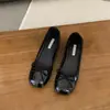 Zapatos slip-on estilo francés de lazo poco profundo con aumento interno de 4 cm, nuevos zapatos slip-on estilo hada de charol primavera 2026