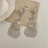 Aretes de Borla de Flor Hueca de Perla Diamante de Pin Plateado Personalidad Exagerada Moda Europea y Americana Lujo Ligero Aretes Elegantes Explosiones