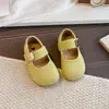 Sapatos de couro estilo princesa retrô para meninas, sapatos casuais do dia a dia para meninos, sapatos versáteis trançados, respiráveis, de sola macia e antiderrapantes para crianças pequenas