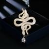 Niche Design Sense Corsage em forma de cobra Acessórios para casaco de terno de luxo leve de alta qualidade Ano de nascimento Zodíaco Fritillaria Spirit Snake Broche