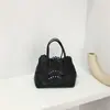 Bolsa Pequena 2025 Verão Estilo Francês Design Vazado Esculpido Bolsa de Mão, Bolsa de Ombro, Bolsa Tote Transversal