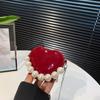 Bolsa Pequena de Design de Nicho para Mulheres Verão 2022 Nova Moda Estilosa Bolsa em Formato de Coração Bolsa com Corrente de Pérolas Mini Bolsa Transversal