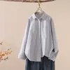 Colección Otoño 2026: Camisa de mujer estilo japonés de tela Oxford a rayas con bolsillos, cuello de punta, manga larga, estilo cárdigan