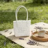 Cesta de Vegetais Tecida à Mão Estilo Coreano Vazada de Rattan Sintético Impermeável para Piquenique, Férias na Praia, Cesta de Banho, Bolsa