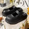 Zapatillas Mary Jane de Suela Gruesa con Puntera Reforzada para Mujer Verano Nuevo Calzado de Exterior Playa Boken Medias Pantalón Corto para Mujer