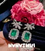 Conjunto de Joias para Banquete: Colar Luxuoso Verde Para Esmeralda com Laço e Fileira de Diamantes, Brincos Verde Mojito Brilhantes de Diamante