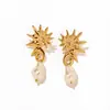 Pendientes Yingtai de Acero Inoxidable y Acero de Titanio con Colgante de Caballito de Mar y Perla de Imitación Pulidos Finamente con Recubrimiento al Vacío en Oro de 18K Que No Se Desvanecen para Mujer